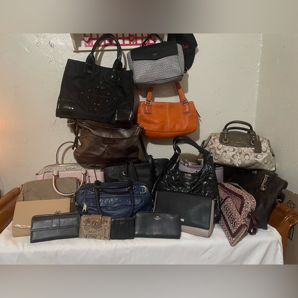 Posh LIVE Purse and Wallets